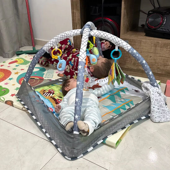 tapis d'éveil bébé gris