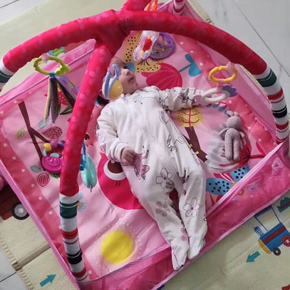 tapis d'éveil bébé rose