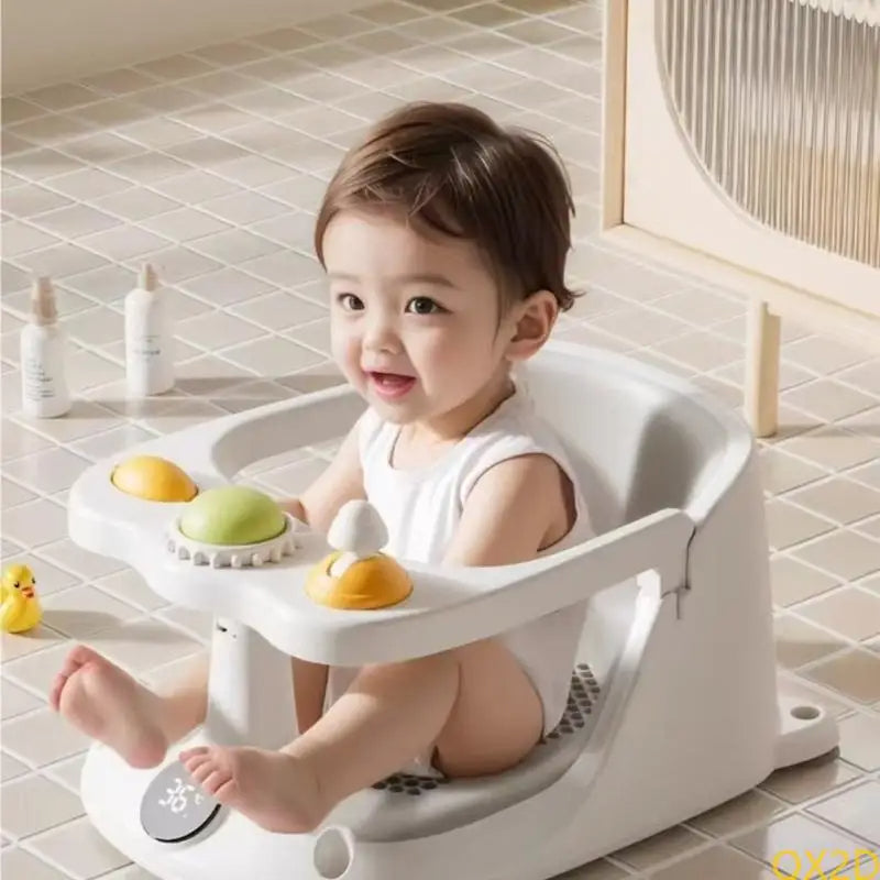 bébé dans transat de bain