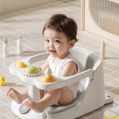 bébé dans transat de bain